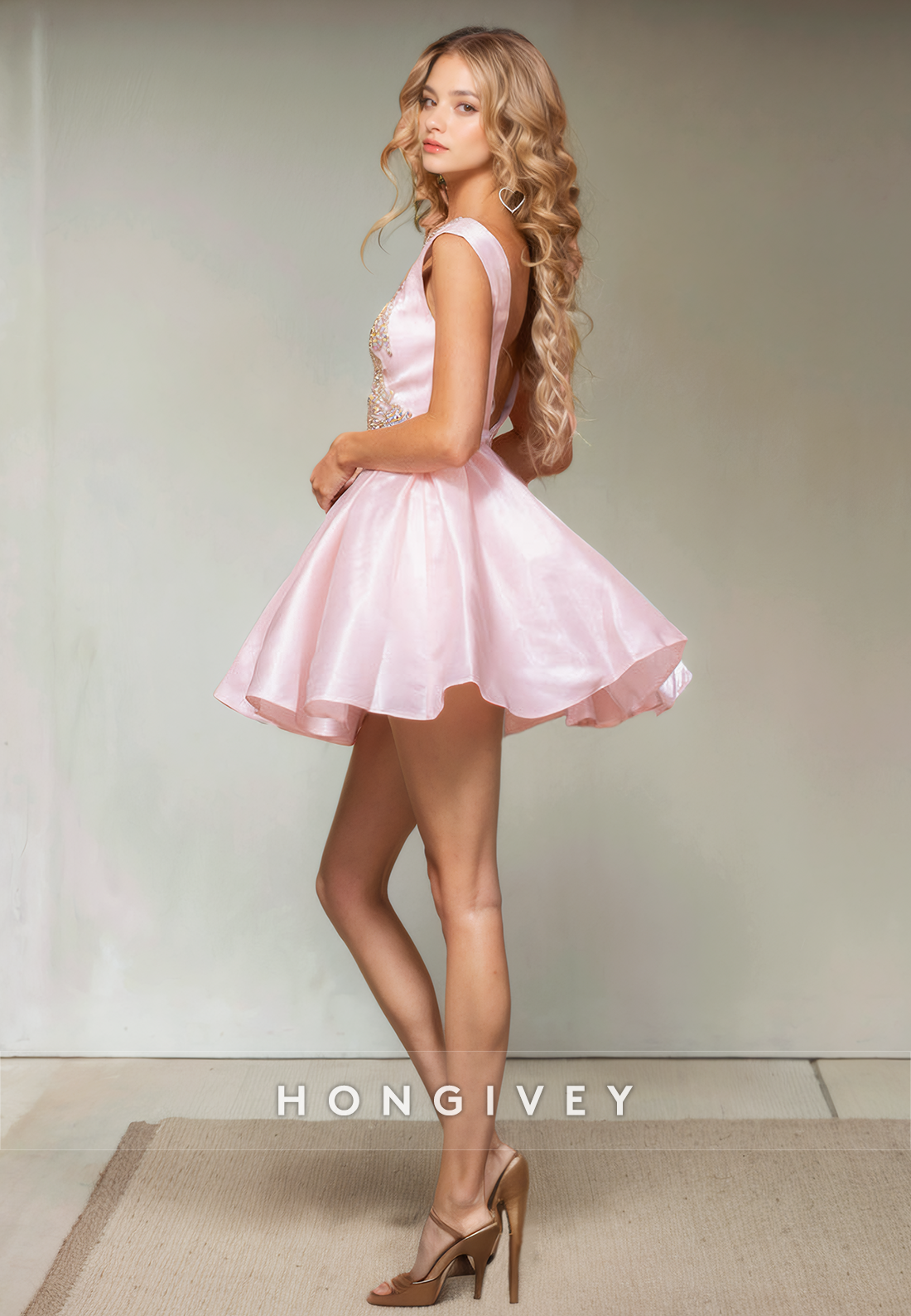 Chic Satin Aline Vneck Appliques Short Party Homecoming Dress