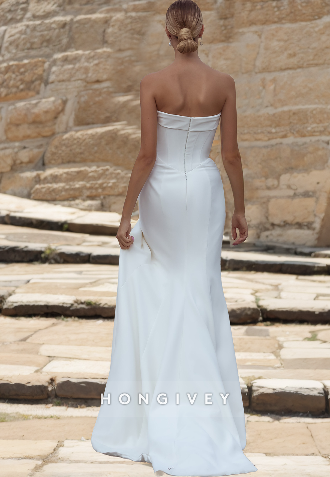 Elegant Strapless Satin Trumpet Wedding Dress With Train