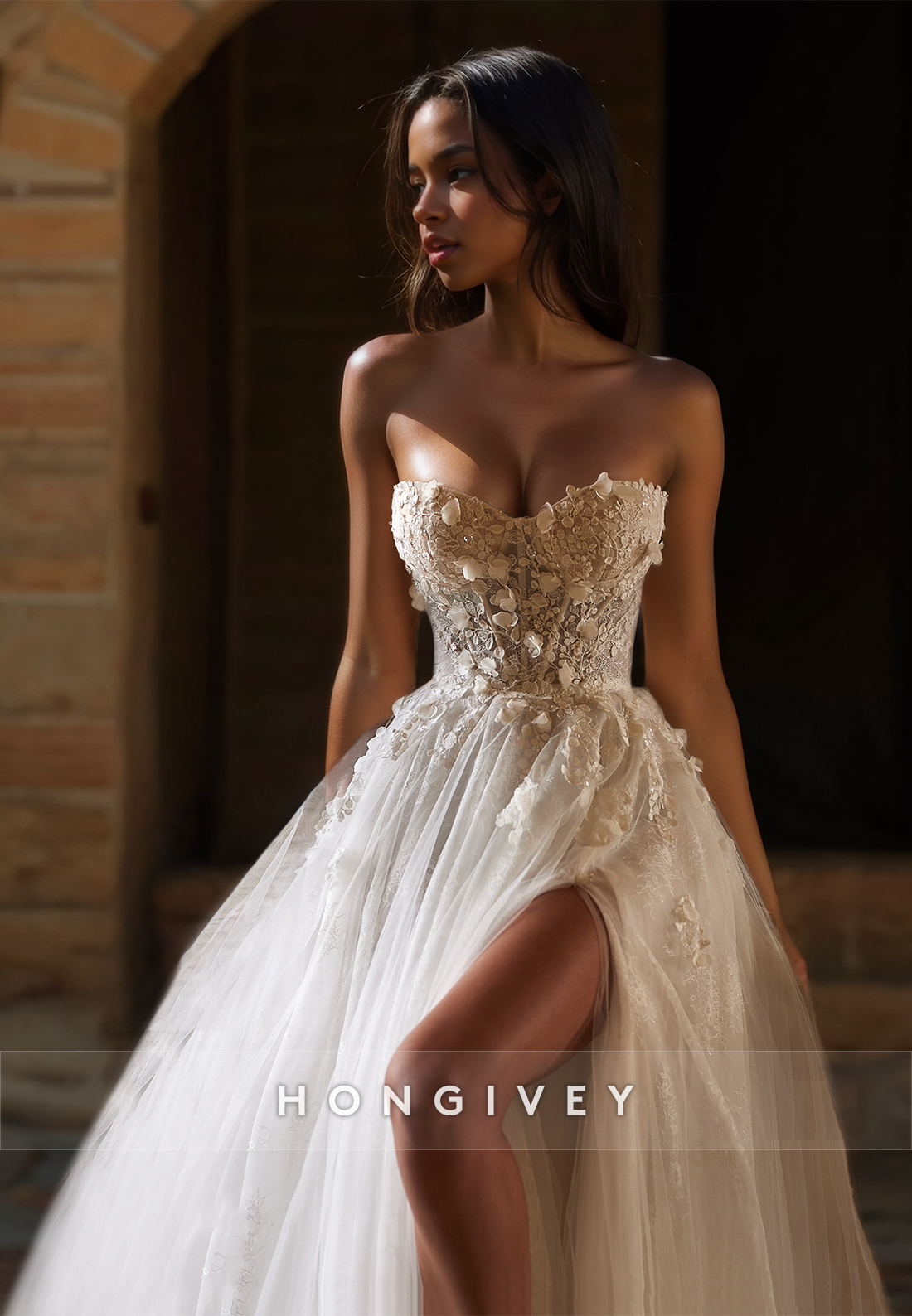 Lace Applique Wedding Dresses With Train Sweetheart Side Slit Bridal Dress