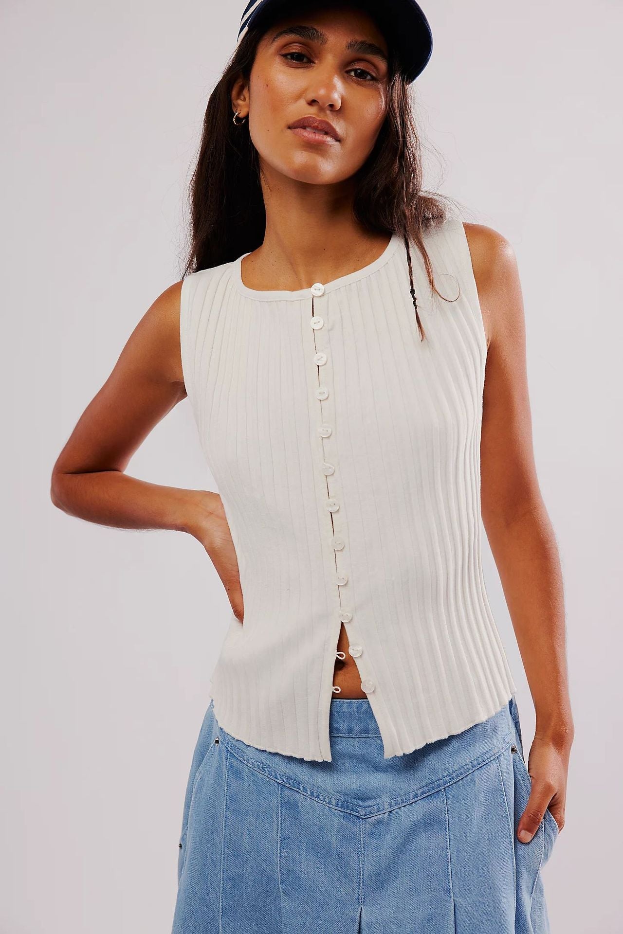 Women Wear Top Sunken Stripe Breasted Sleeveless Woolen Cardigan Vest Women White